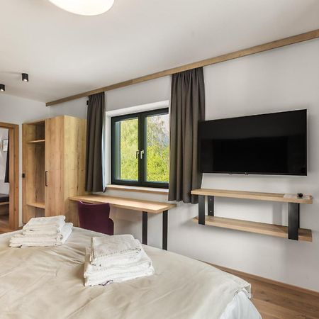 Emma Deluxe Aparthotel Ganzjaehrig Beheizter Aussenpool Piesendorf Exterior photo